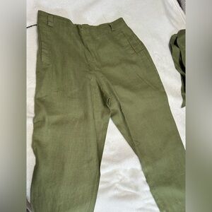 Peck & Peck  Khaki Chinos in Olive